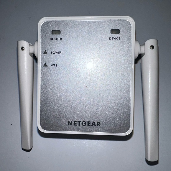 WiFi Extender Booster Faster Internet! Netgear N300 Wi-Fi Range Extender EX2700 - Picture 2 of 5